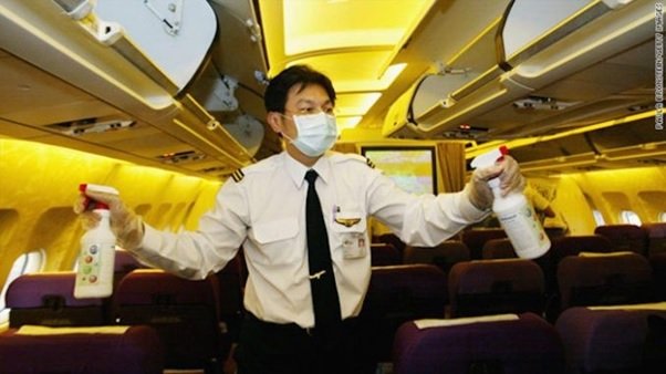 Rozpylanie pestycydów w samolotach