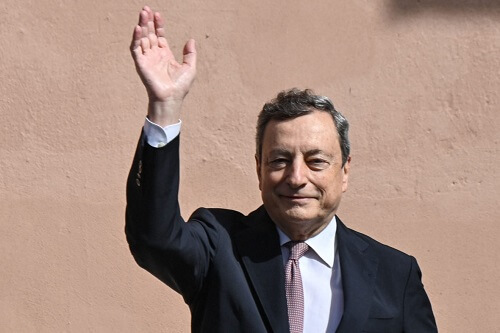 Mario Draghi, ekonomista i były prezes Europejskiego Banku Centralnego, jest czwartym technokratycznym premierem Włoch od 1993 roku.