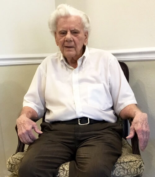 Tom Mason, który ma 99 lat i mieszka w Tampa Bay w stanie Floryda, jest związany z Technocracy Inc. od lat czterdziestych XX wieku.