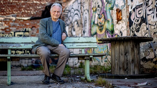 Richard Dawkins powiedział, że czasopismo „Nature” to jedno z wielu czasopism, które „preferują autorów ze względu na ich grupę tożsamościową”